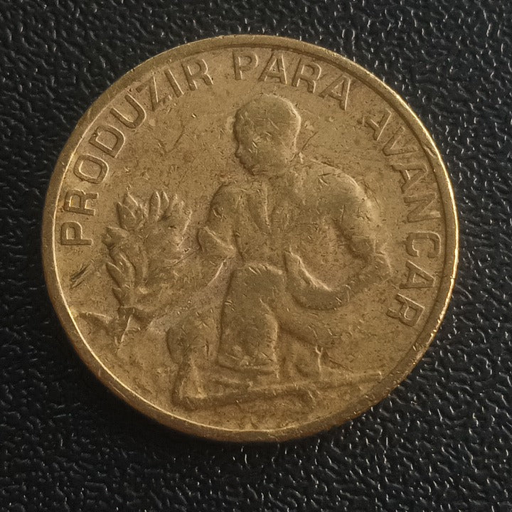 2 1/2 Escuso - Cape Verde