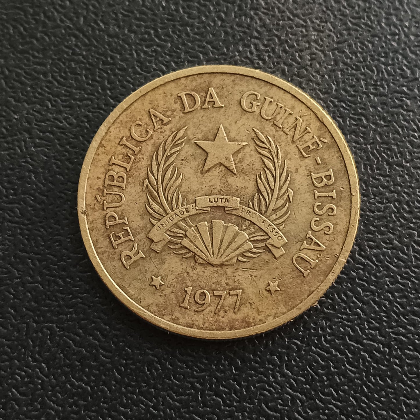 2½ Pesos FAO 1977 (Scarce)- Guinea Bissau
