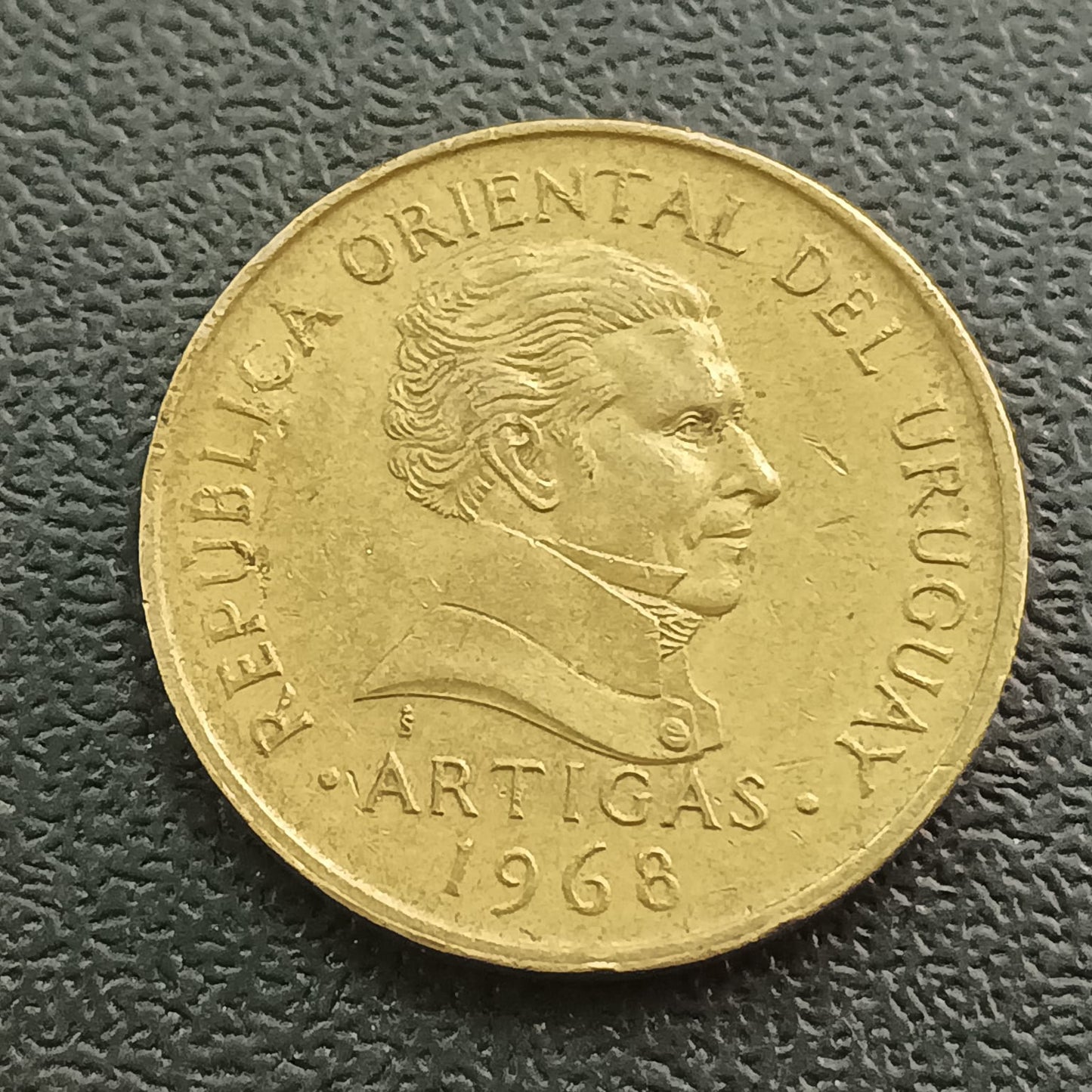 10 Pesos 1968 - uruguay