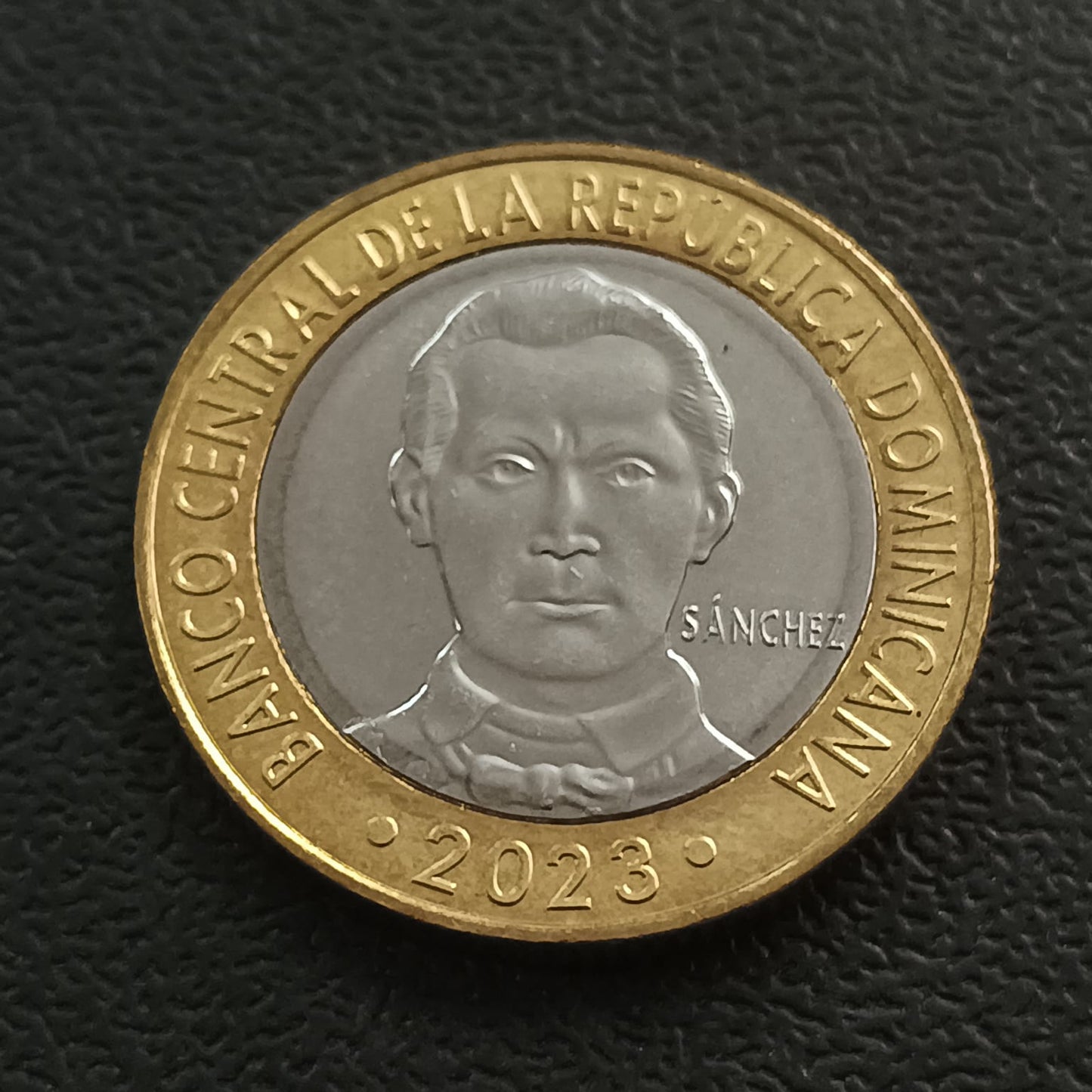 5 Pesos Dominicanos 2023 AUNC - Dominican Republic