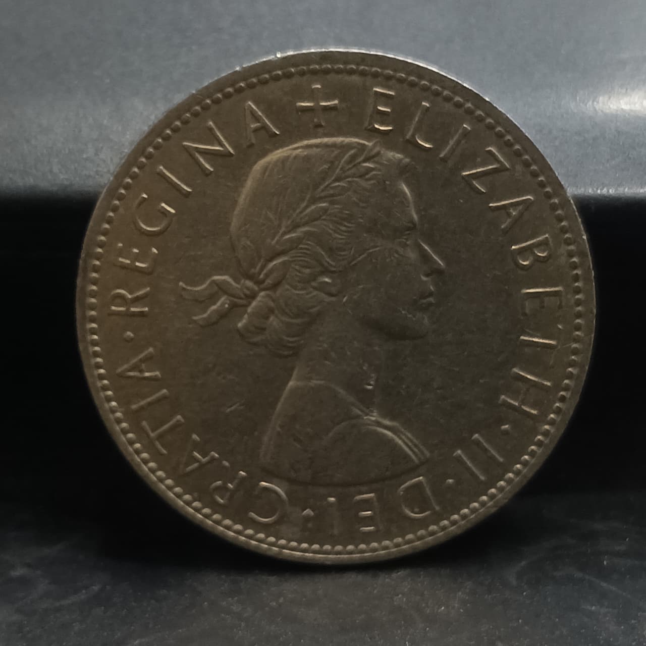 ½ Crown 1963 - Elizabeth II 1st portrait; without 'BRITT:OMN' - United Kingdom) (Ref : AUC1527)