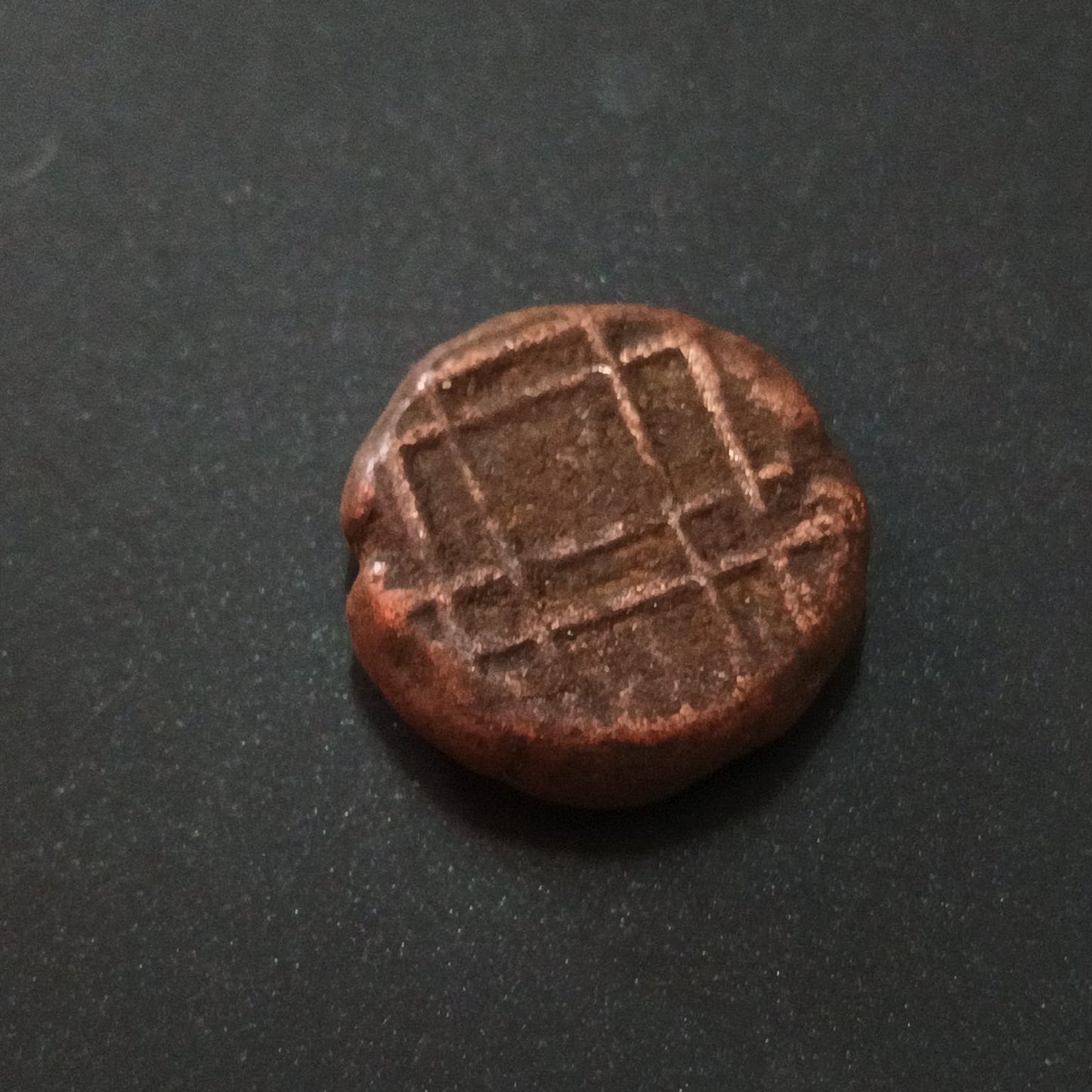 1 Kasu 1677 AD (Year 4 of rule) Chikka Devaraja - Kingdom of Mysore (Ref : AUC1397)
