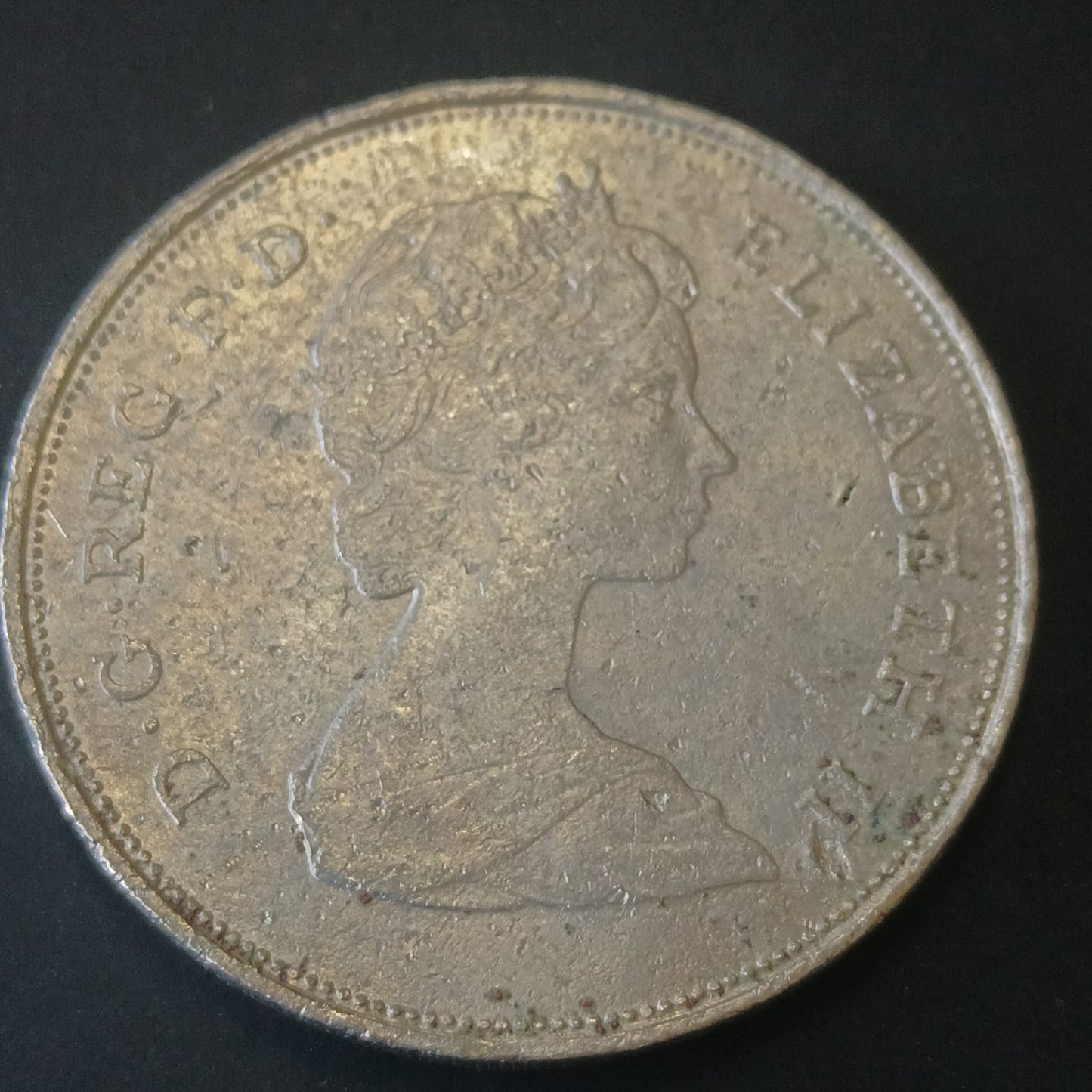 25 New Pence 1981 - Elizabeth II (Royal Wedding) - United Kingdom (Ref: AUC1867)