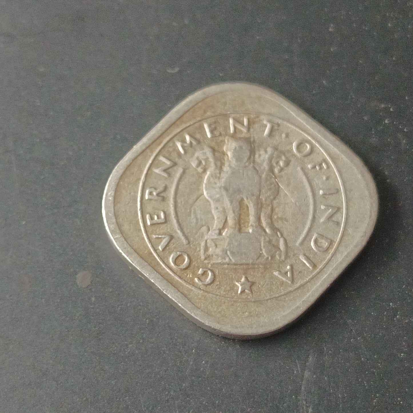 1/2 anna Bull 1954 Calcutta (Ref : AUC1438)