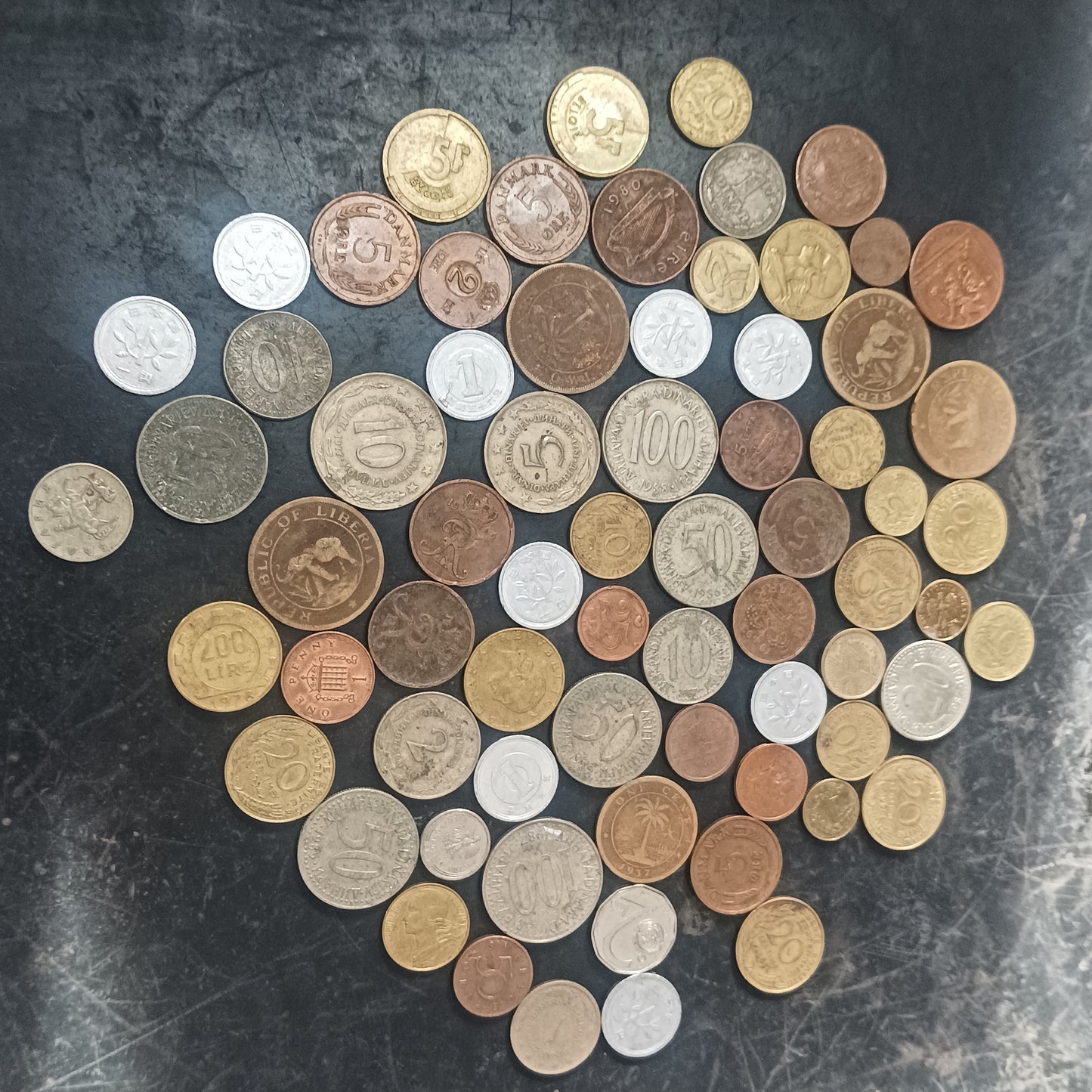 Lot of 70 Coins - Mix Countries (Ref : AUC1552)