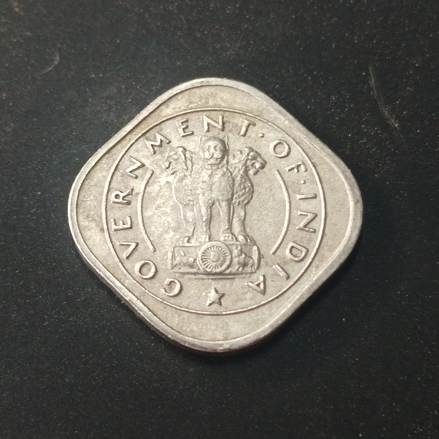 1/2 anna Bull 1954 Calcutta (Ref : AUC1392)