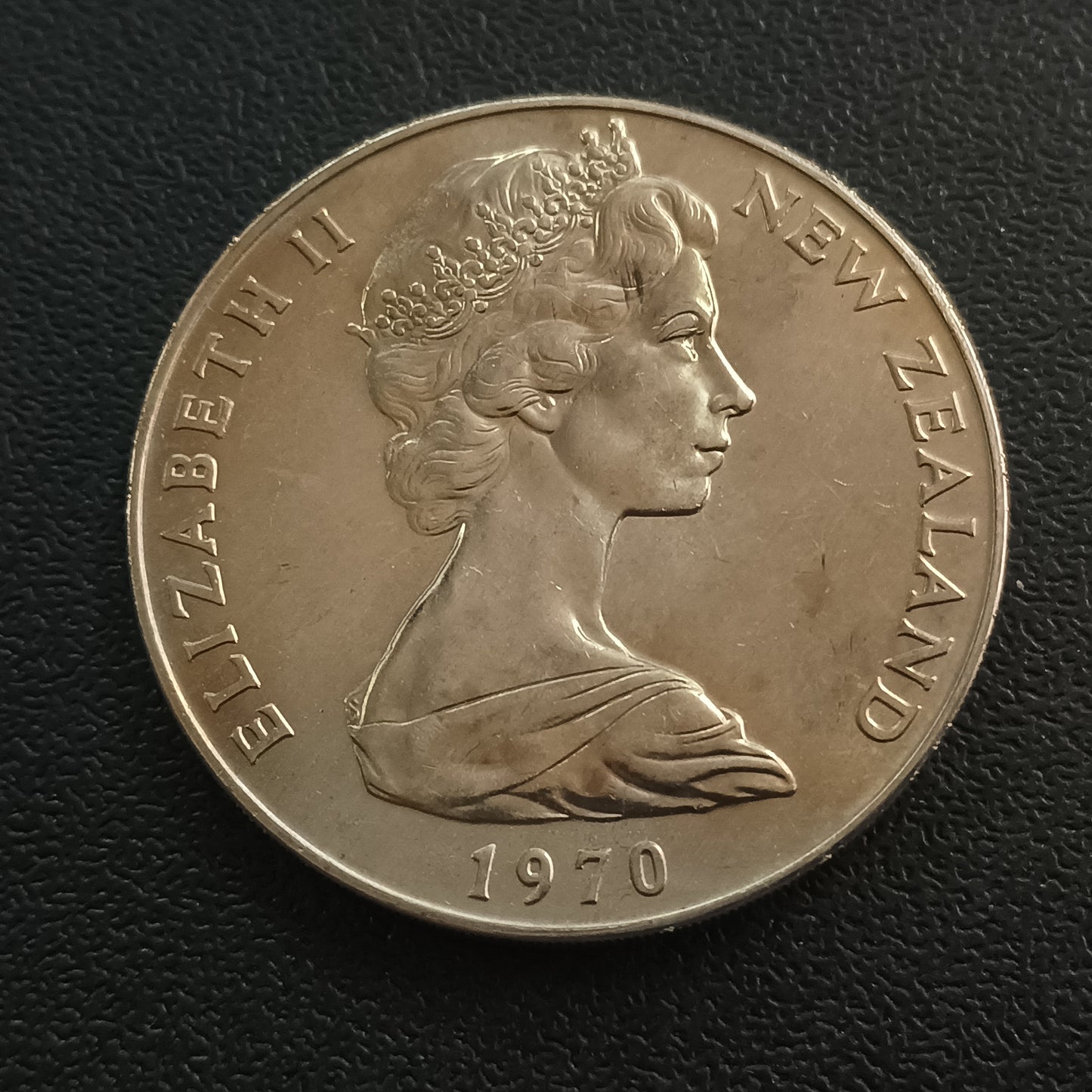 1 Dollar 1970 (Royal Visit - Mount Cook) - New Zealand - Non Circulating Commemorative Coin