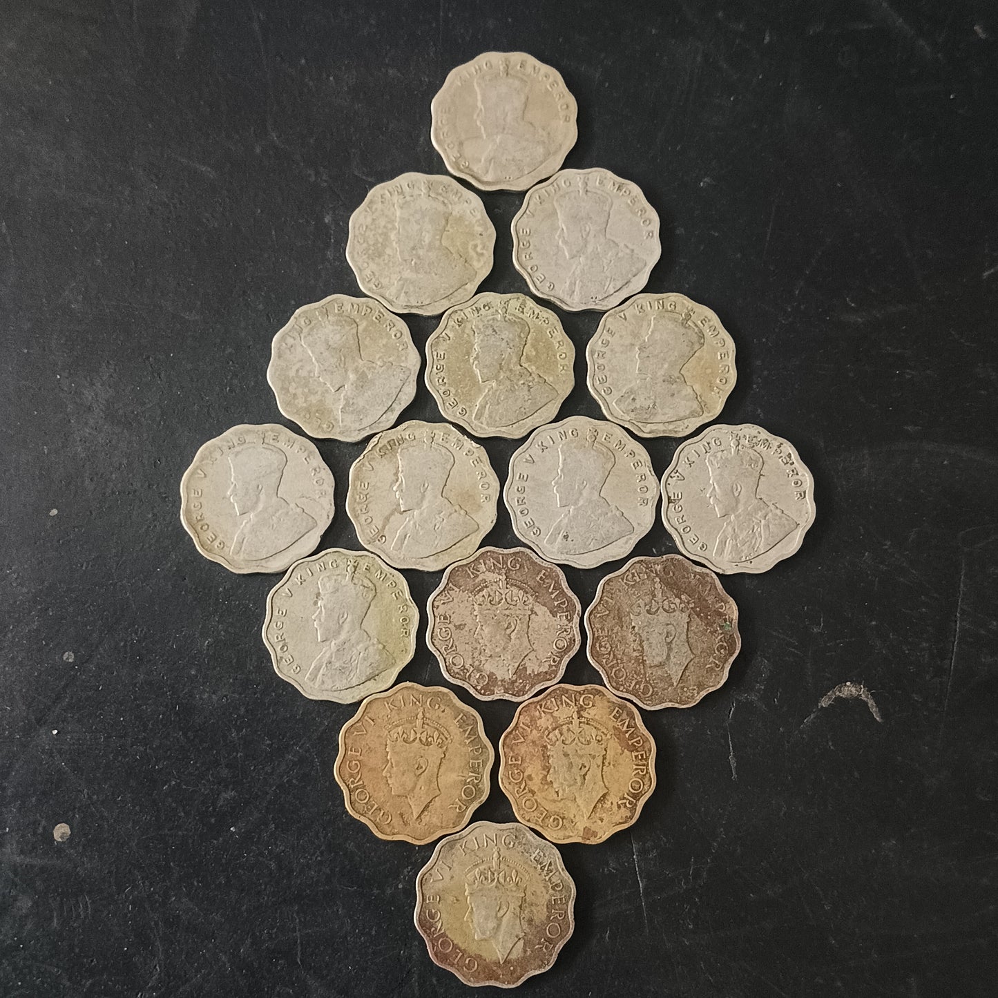 Lot of 16 Coins - 1 Anna Mixed Years George V & George VI (Ref : AUC1441)