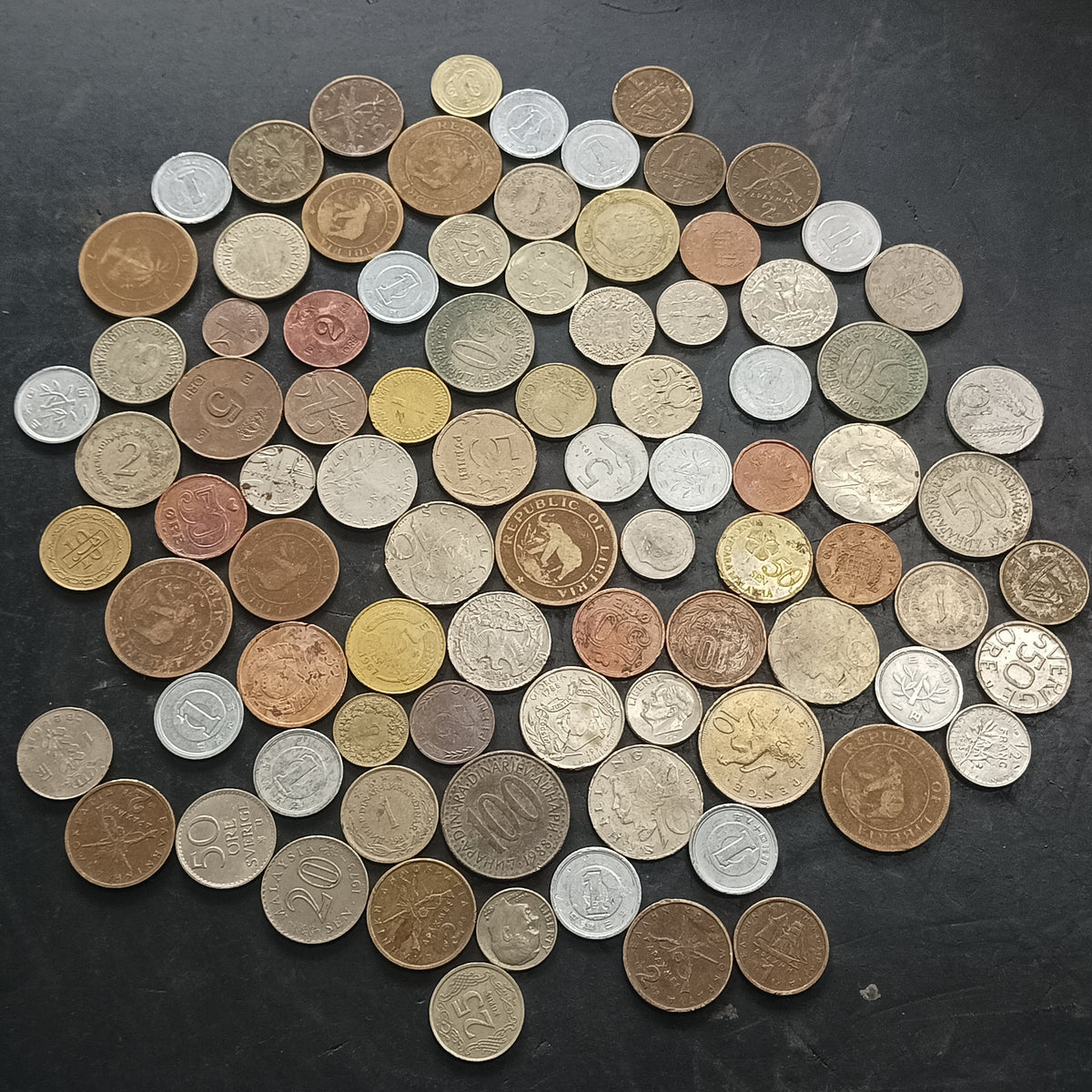Lot of 87 Coins - Mix World Coins including scarce coins (Ref: AUc2043)