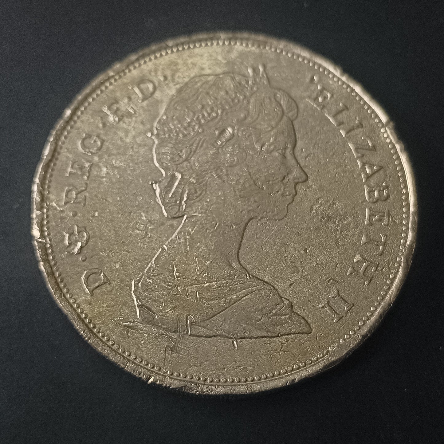 25 New Pence 1981 - Elizabeth II (Royal Wedding) - (Ref: AUC1788)