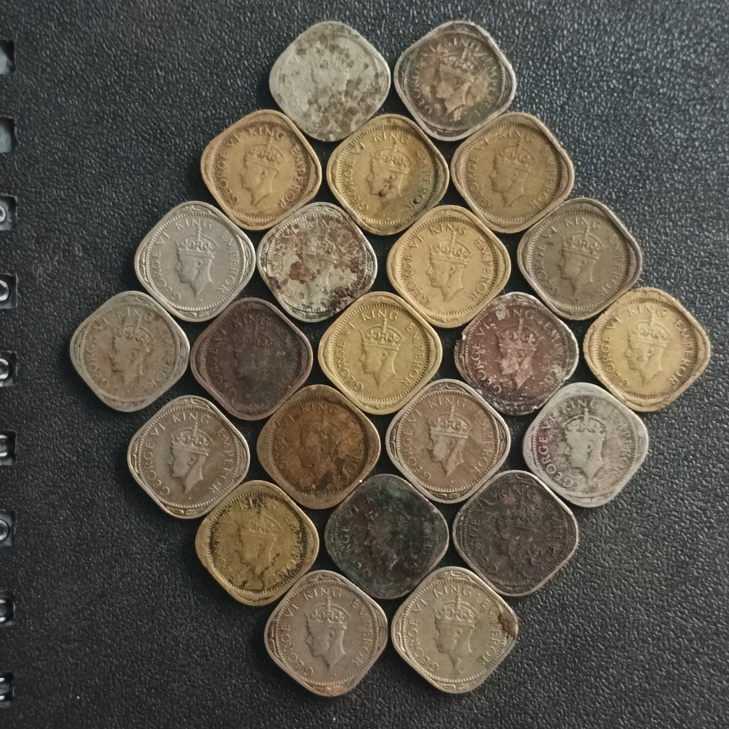 Lot of 23 Coins - 1/2 Anna George VI (Ref : AUC1478)
