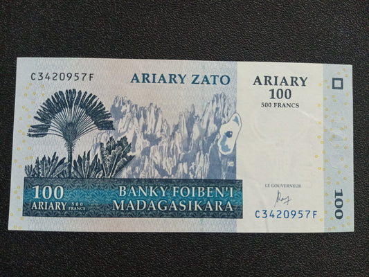 100 Ariray 2004 UNC - Madagascar