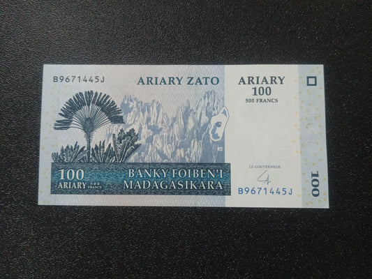 100 Arirary 2004 UNC - Madagascar