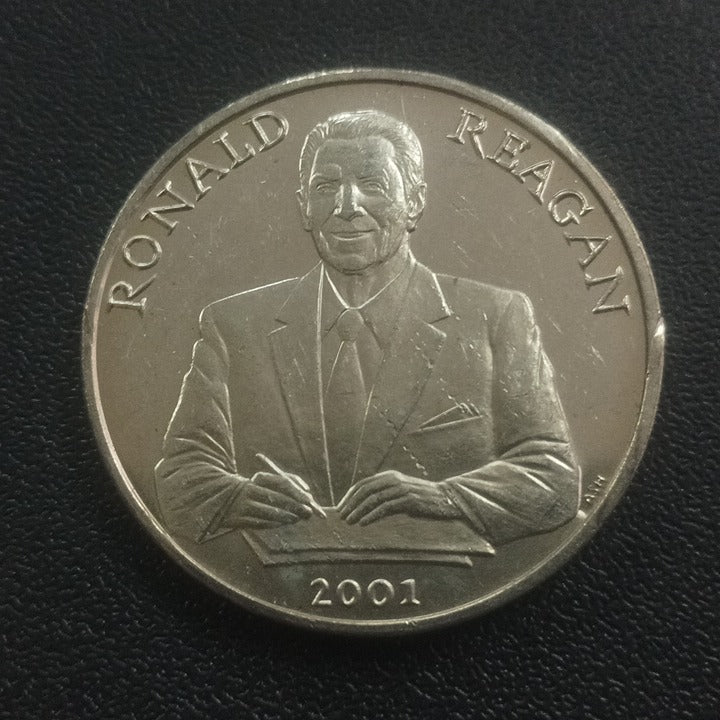 10 Dollars 2001 XF+ - Liberia (38mm Dia Big Coin/Token? )