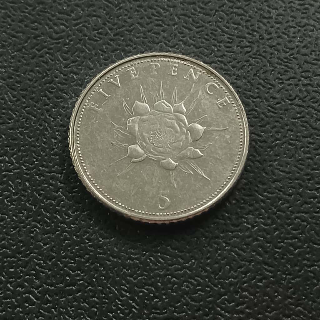 5 Pence - Elizabeth II (Lady of the Night Flower) AUNC - Gibraltar