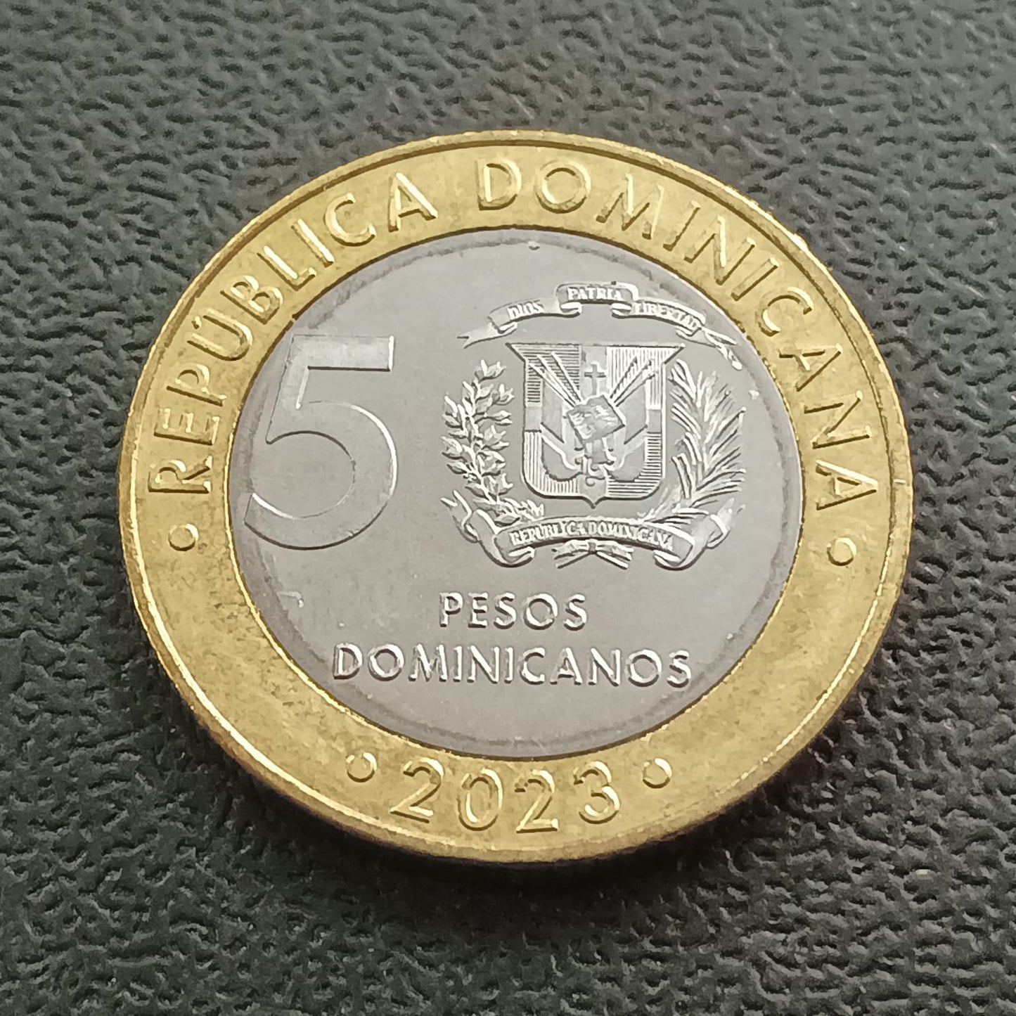 5 Pesos Dominicanos 2023 AUNC - Dominican Republic