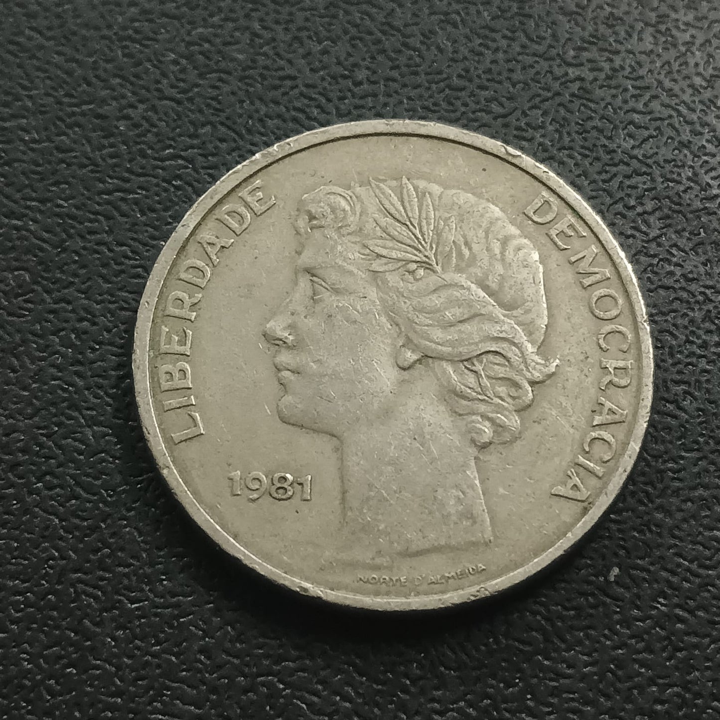 25 Escudos 1981 - Portugal