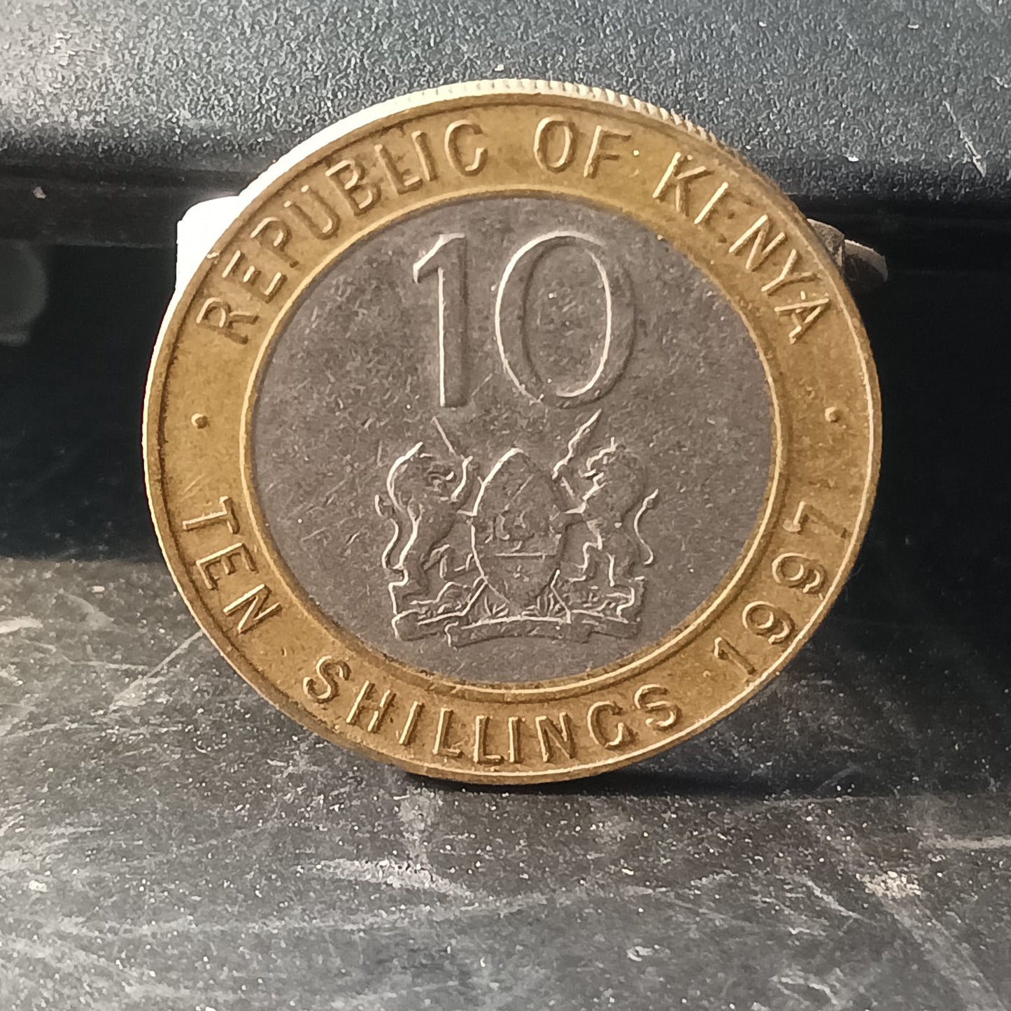 10 Shillings (1994-1997) - Kenya