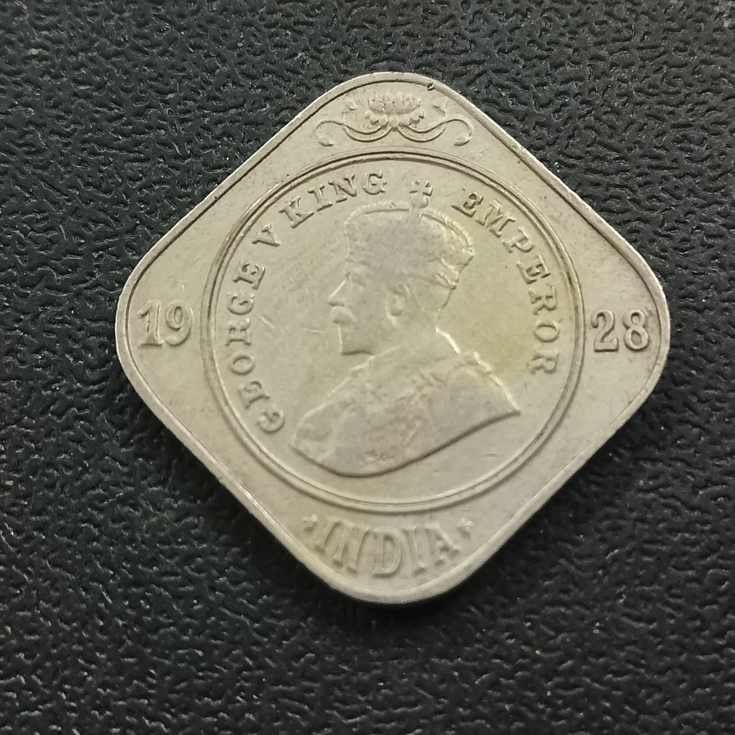 2 Anna 1928 Bombay Rare - (Ref : AUC0739)