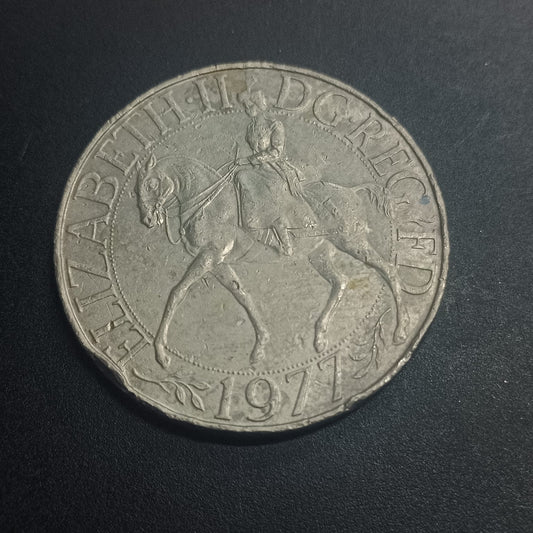 25 New Pence 1977 - 25th anniversary of accession of Queen Elizabeth II - United KIngdom (Ref: AUC1647)