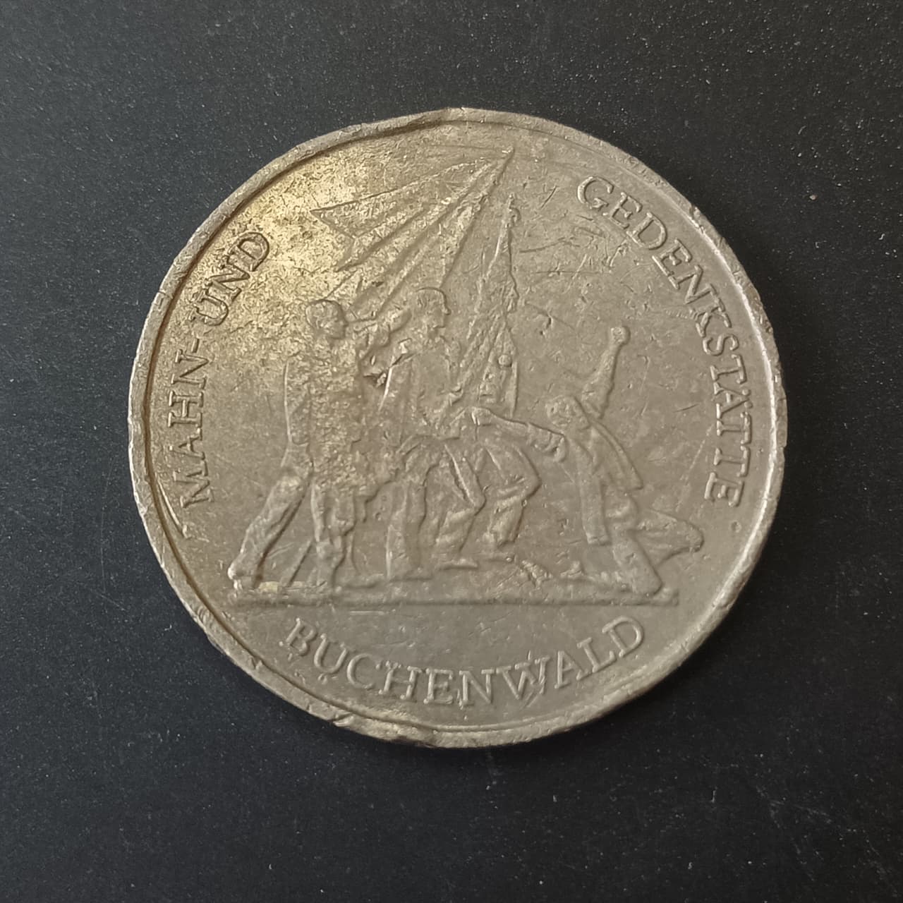 10 Mark 1972 - Buchenwald Concentration Camp Memorial - Germany (Ref: AUC1691)