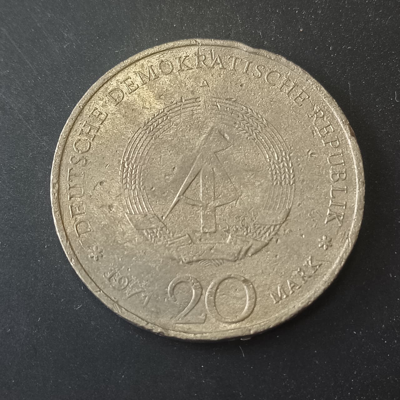 20 Mark 1971 - 85th Birthday of Ernst Thälmann - Germany (Ref: AUC1695)