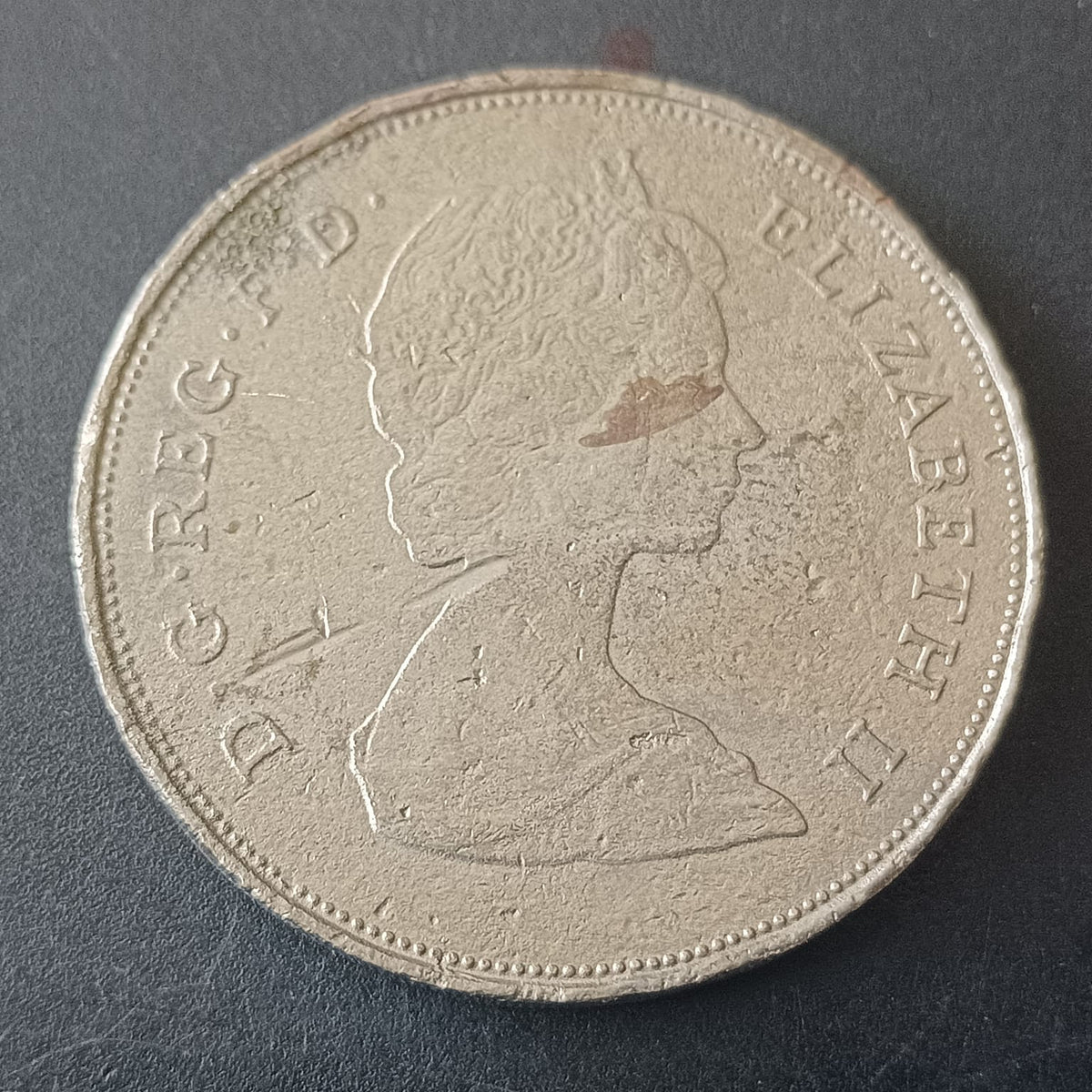 25 New Pence 1981 - Elizabeth II (Royal Wedding) - (Ref: AUC1726)