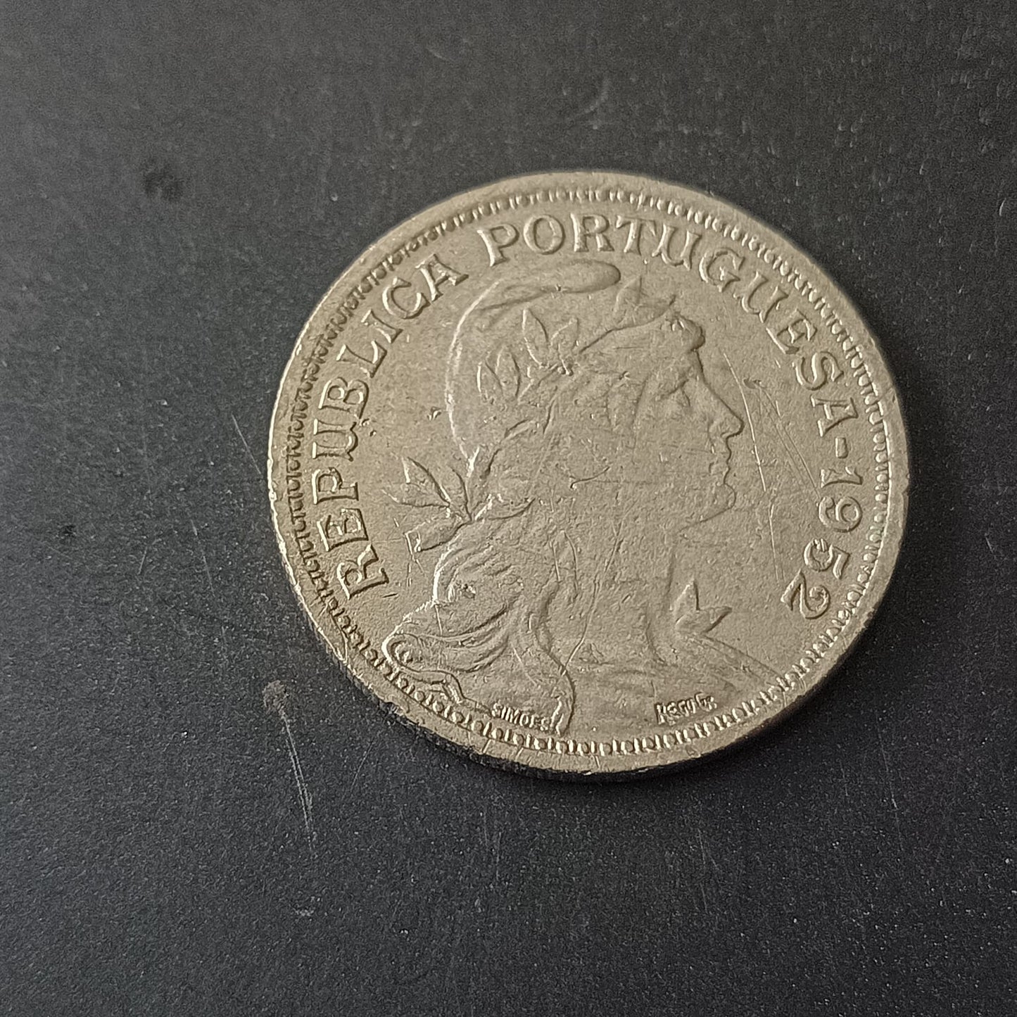 50 Centavos 1952 - Portugal (Ref: AUC1798)