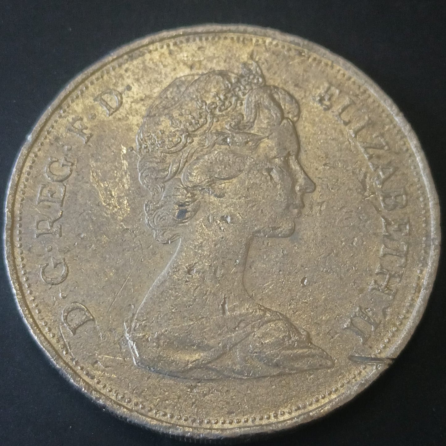 25 New Pence 1972 -25th wedding anniversary of Queen Elizabeth II and Prince Philip- United Kingdom (Ref: AUC1868)