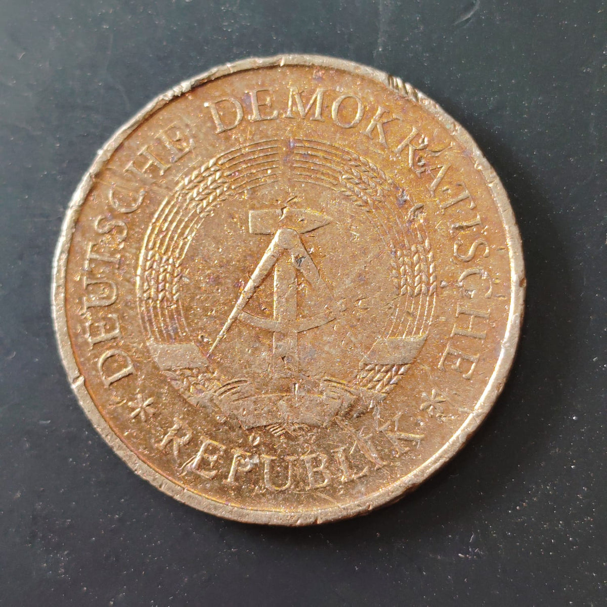 5 Mark - 20 Years of GDR Nickel Bronze Circulating Commemorative - Germany ( Ref : AUC1983)