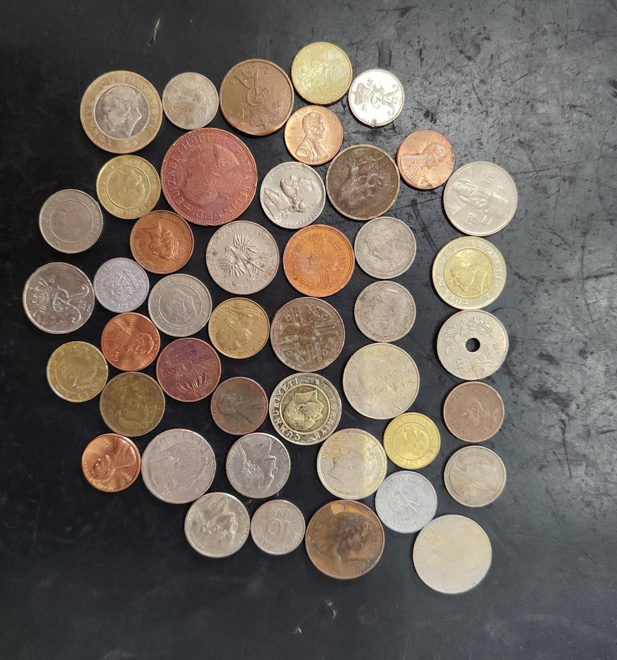 Lot of 44 Mix World Coins (Ref : AUC1991)
