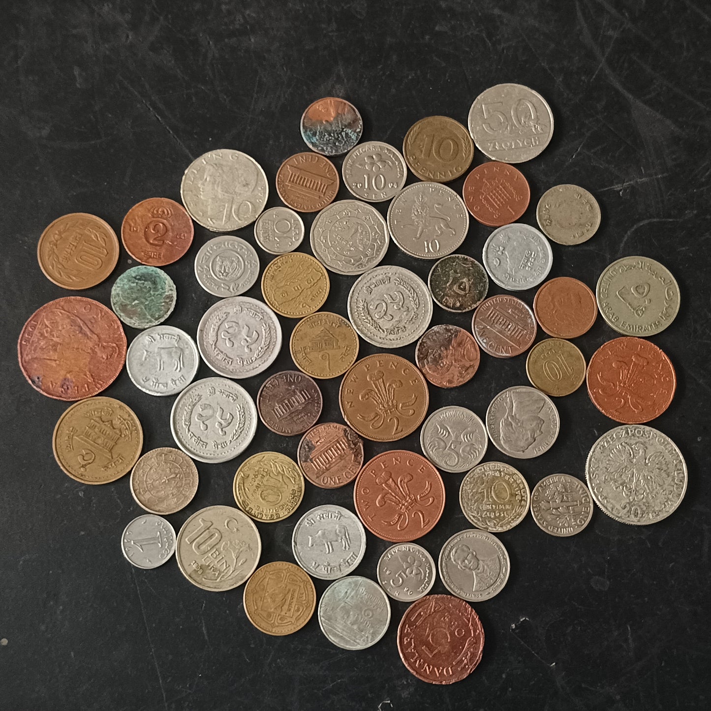 Lot of 50 Mix World Coins - (Ref: AUC1782)