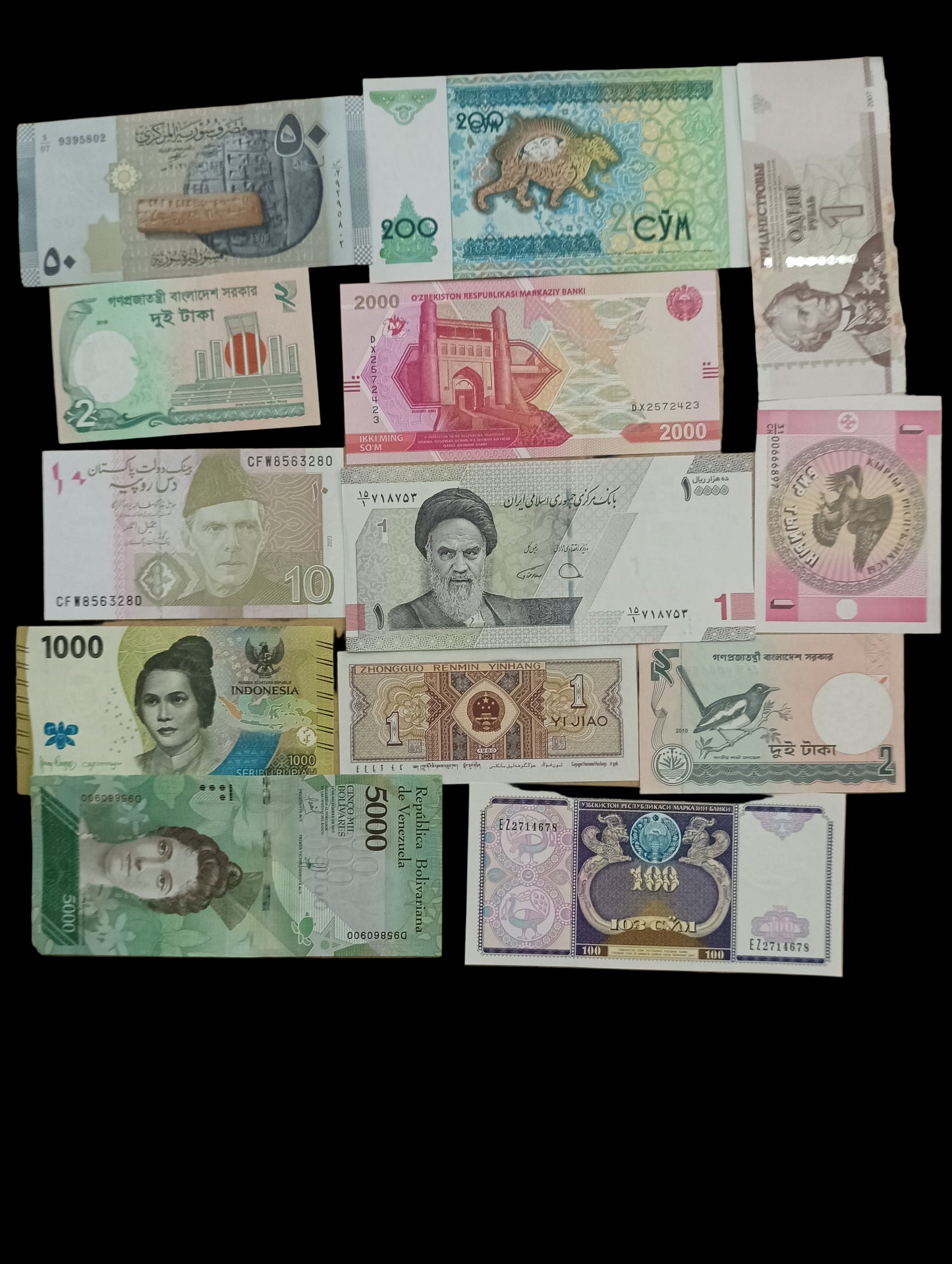 Set of 100 All Different UNC Bank Notes
