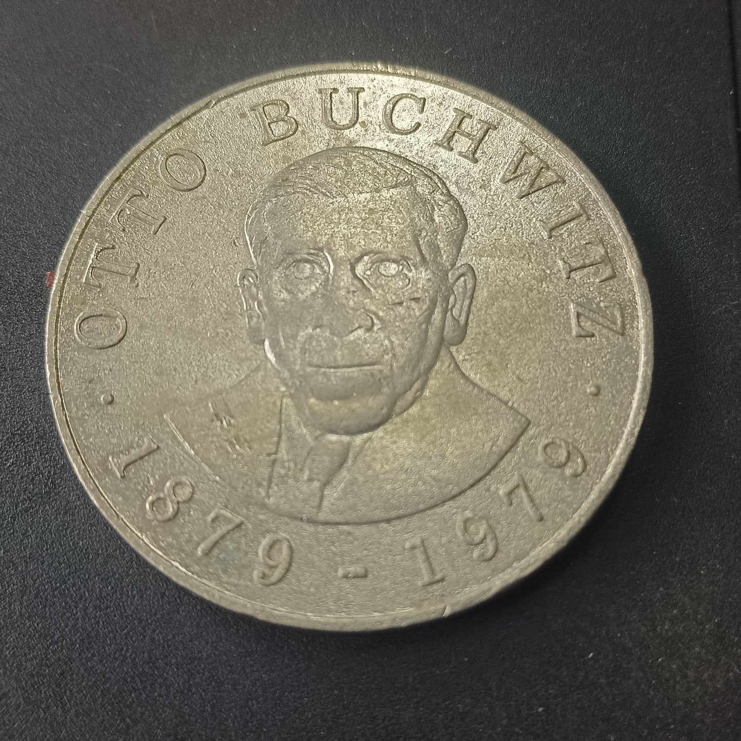 Commemorative Medal - Otto Buchwitz-  Germany (Ref: AUC1661)