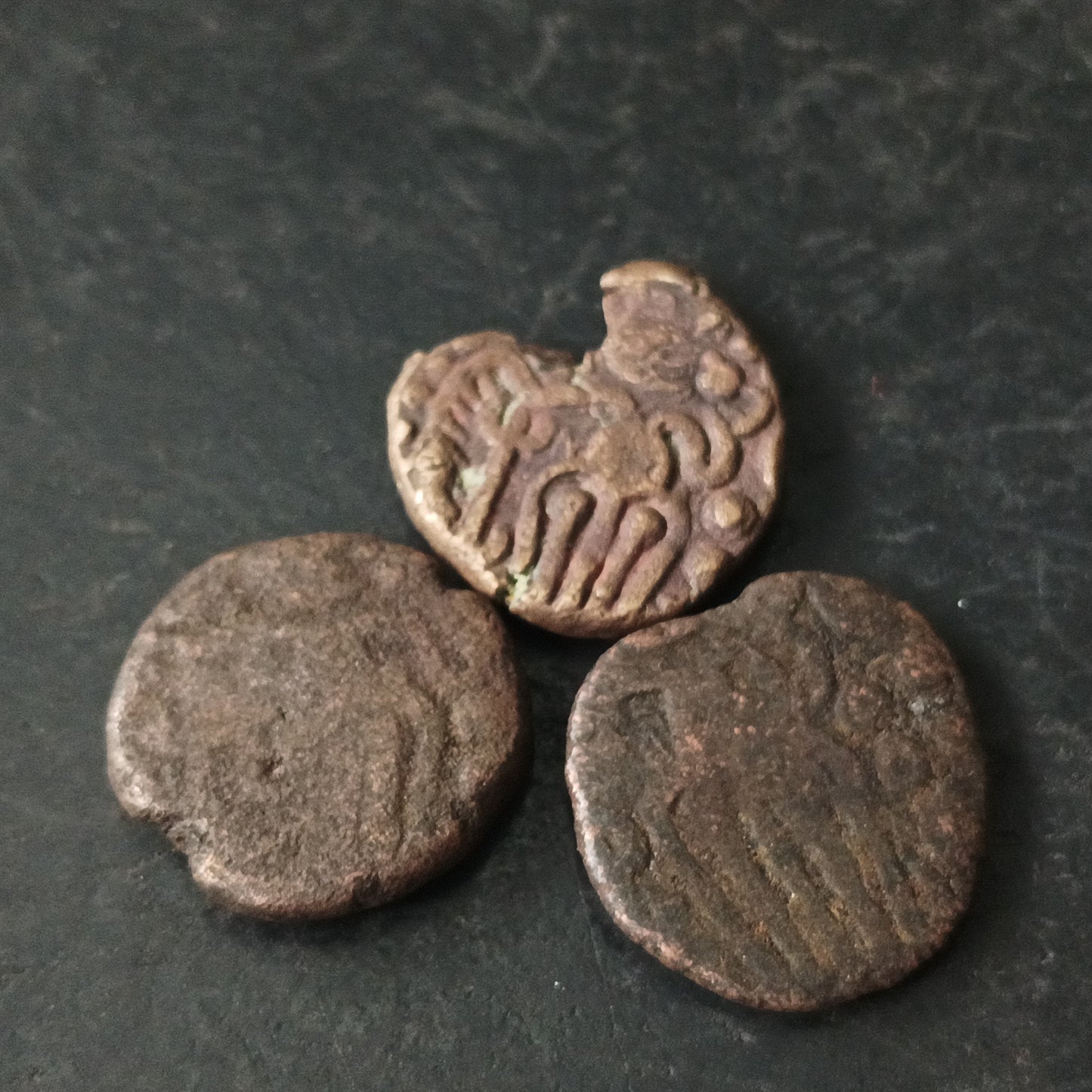 Lot of 3 Coins - 1 Massa (985 AD) - Rajendra Chola I-  Chola Dynasty (Ref : AUC1435)