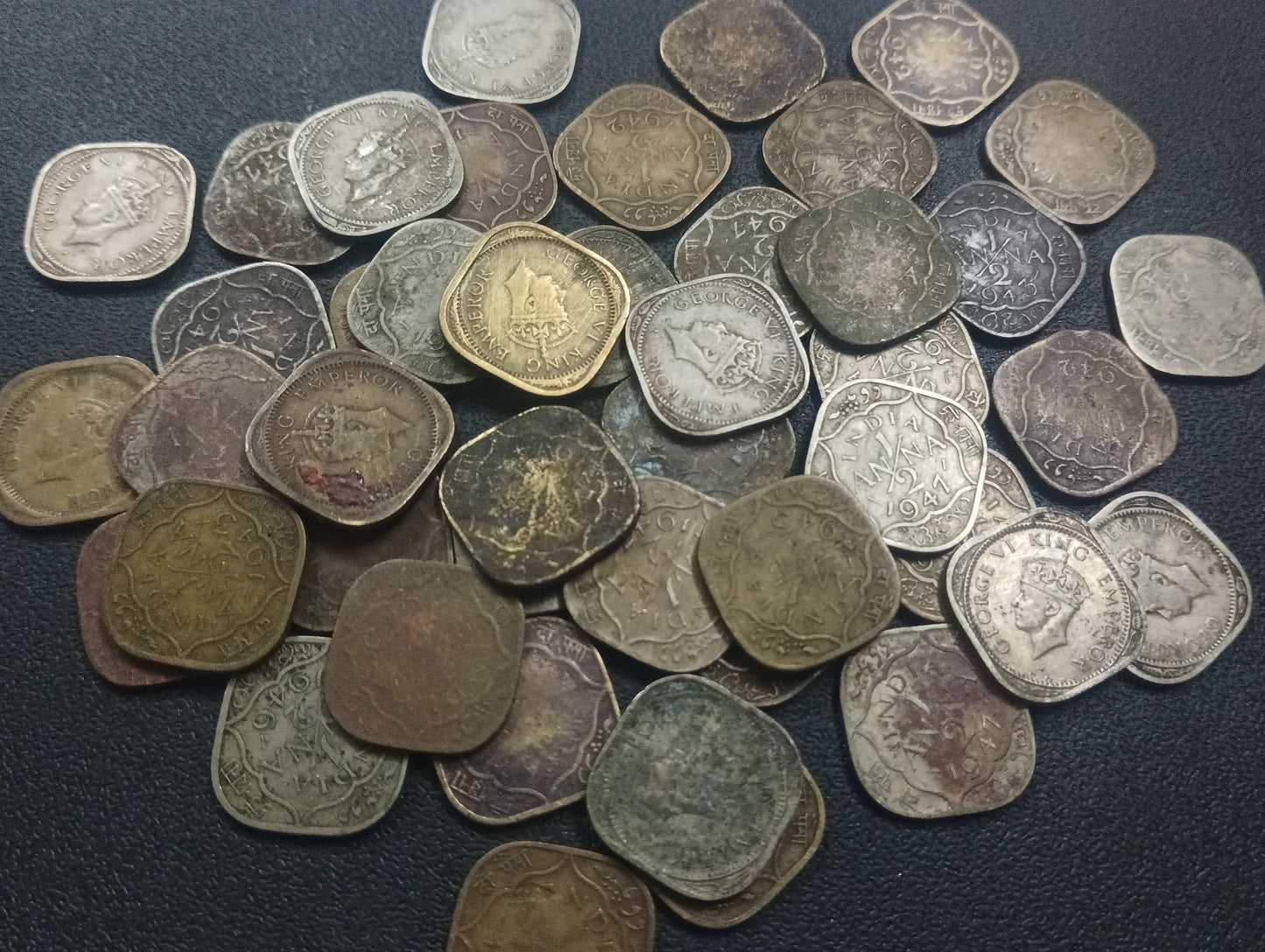 Lot of 45 Coins - 1/2 Anna George VI - (Ref : AUC0991)