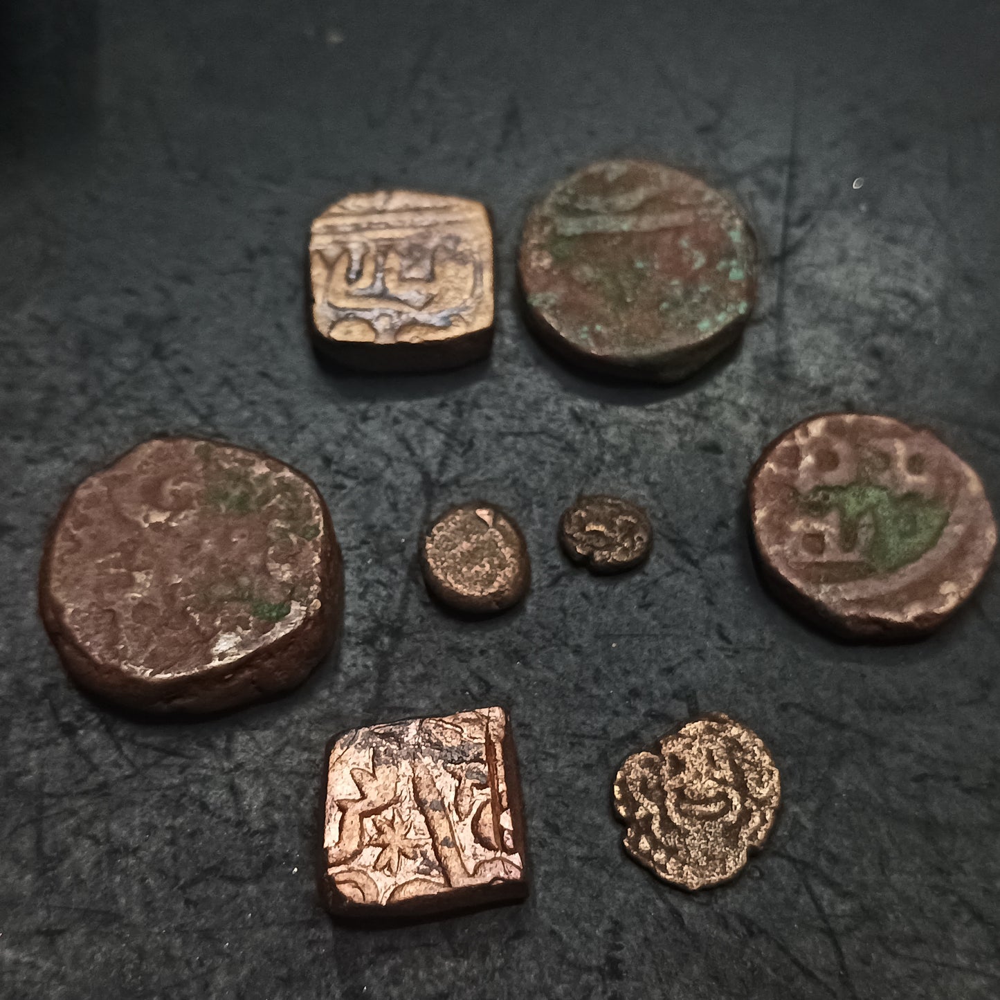 Lot of 8 Coins - Mix Copper India Ancient/Princely States Coins - (Ref: AUC1775)
