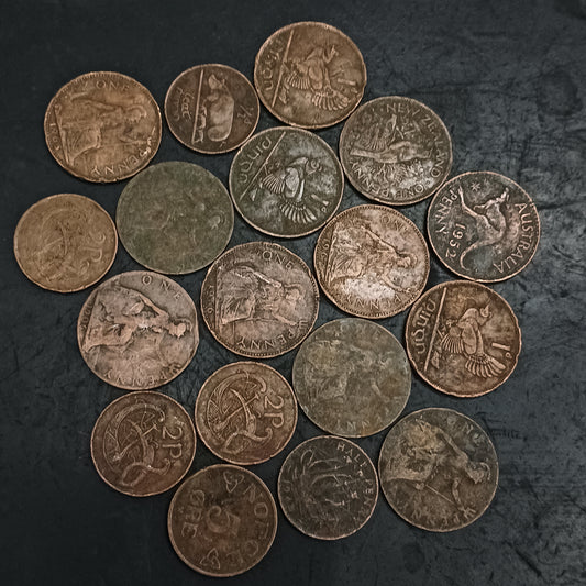 Lot of 18 Coins - Mix Old Copper/Bronze Coins - (Ref: AUC1766)