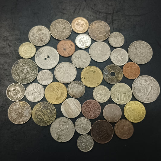Lot of 36 Mix World Coins - (Ref : AUC1322)