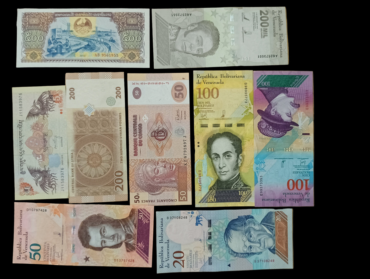 Set of 100 All Different UNC Bank Notes