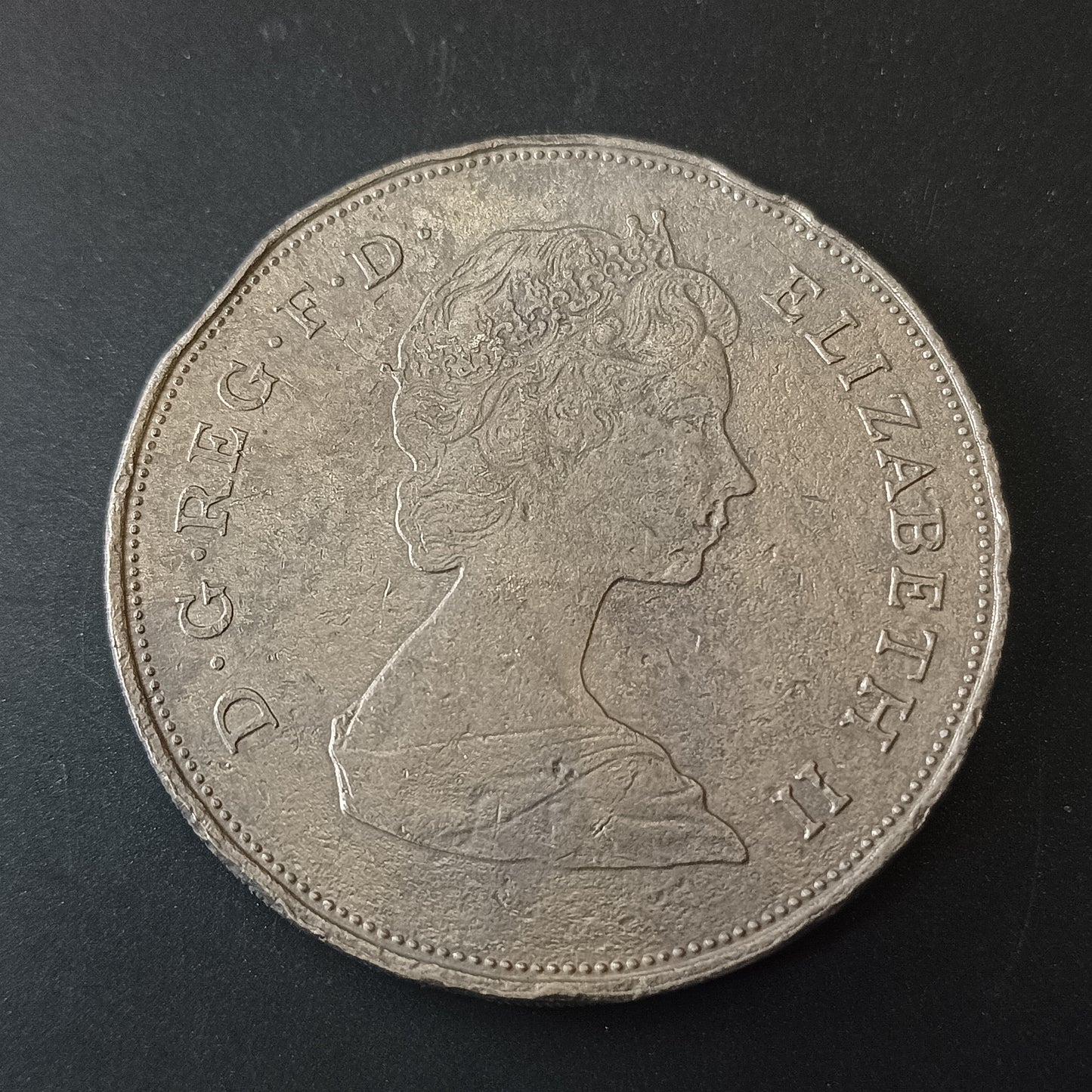 25 New Pence 1981 - Wedding of Prince Charles and Lady Diana Spencer - United Kingdom (Ref: AUC1684)