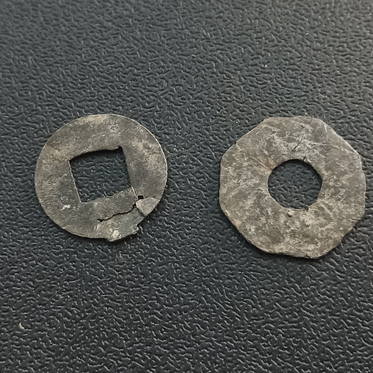 2 Different Varieties of Pittis Coins - Sulatanate of Palembang (Ref : AUC2007)