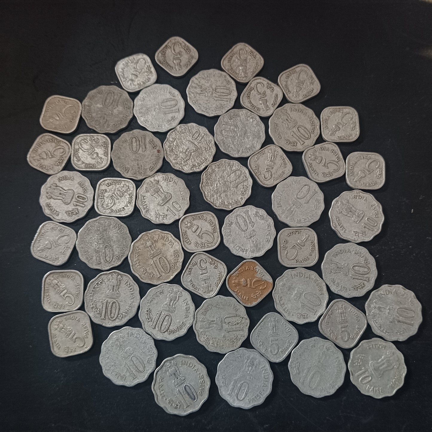 Lot of 48 Coins - 5 Paise & 10 Paise Alumimium  Commemorative Mix (Ref : AUC1321)