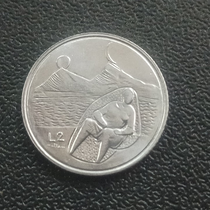 2 Lire 1976 UNC - San Marino (Sitting Woman )