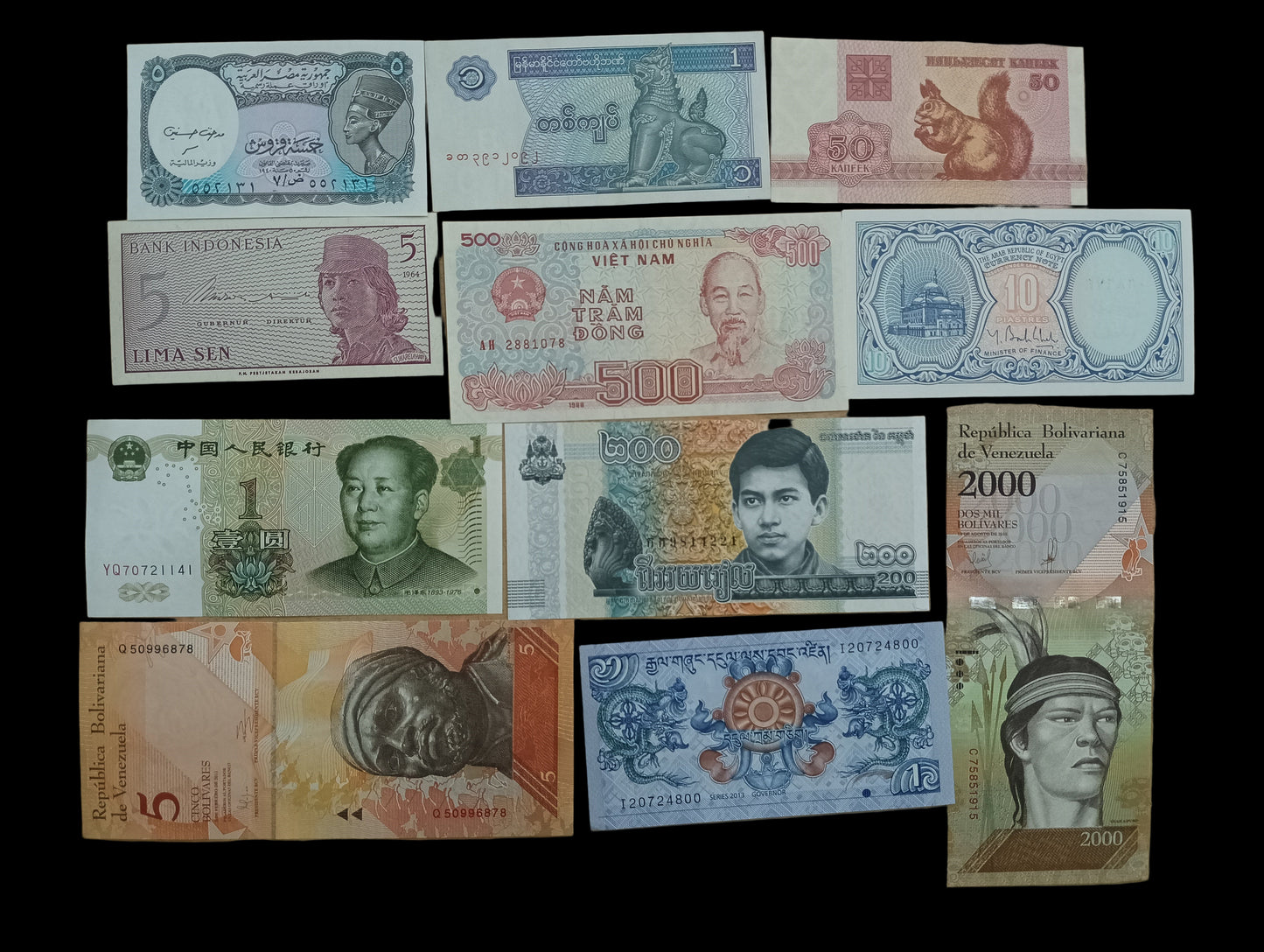 Set of 100 All Different UNC Bank Notes
