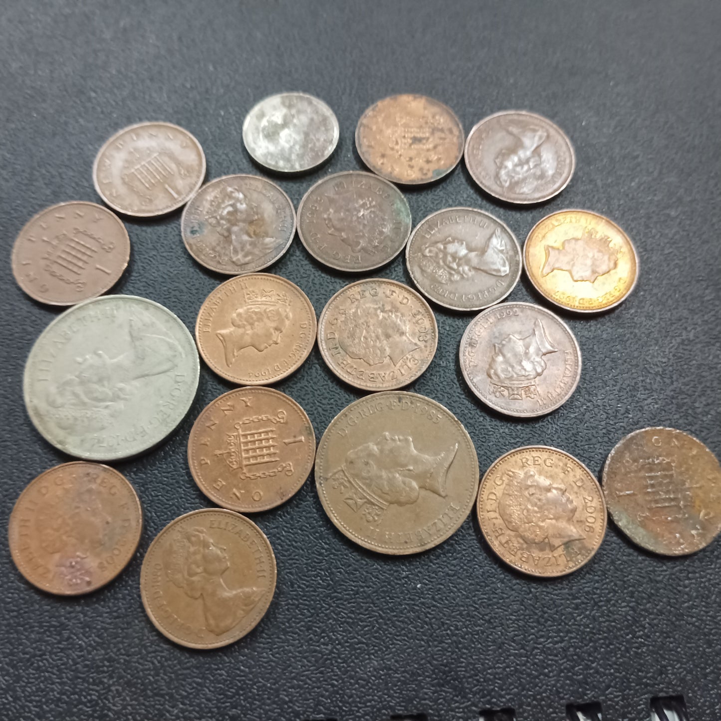 Lot of 18 Coins - United Kingdom Mix Denomination (Ref : AUC0977)