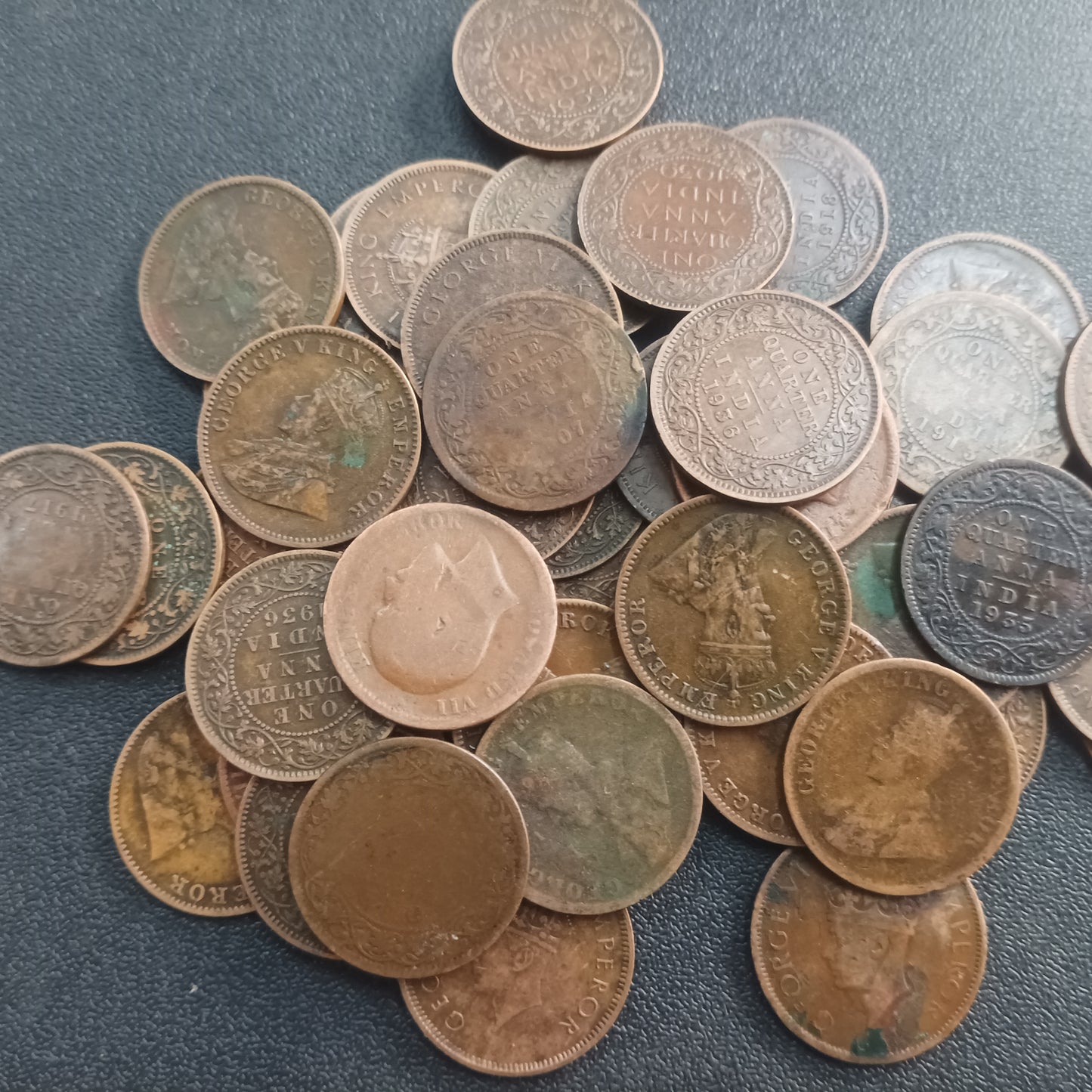 Lot of 50 1/4 Anna - Mix of Edward/George V/George VI - (Ref : AUC0783)