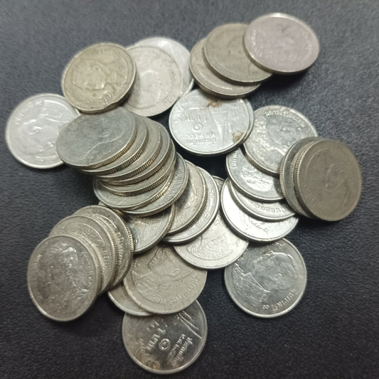 Lot of 34 Coins of 1 Baht Thailand ; Mix years - (Ref : AUC0770)