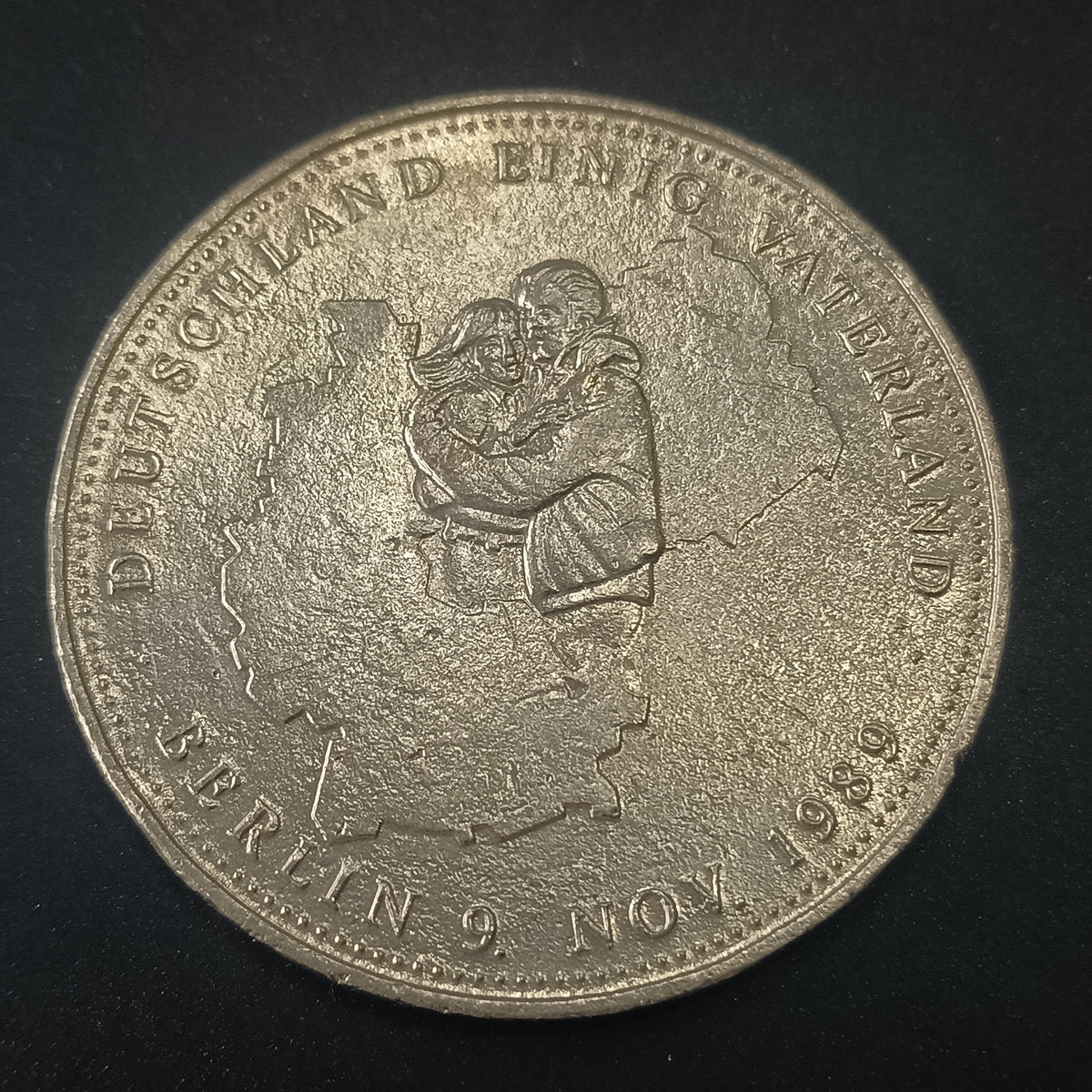 Medal - Deutschland einig Vaterland 1990( 1st Anniversary of Union of GDR and BRD) - Germany (Ref: AUC1926)