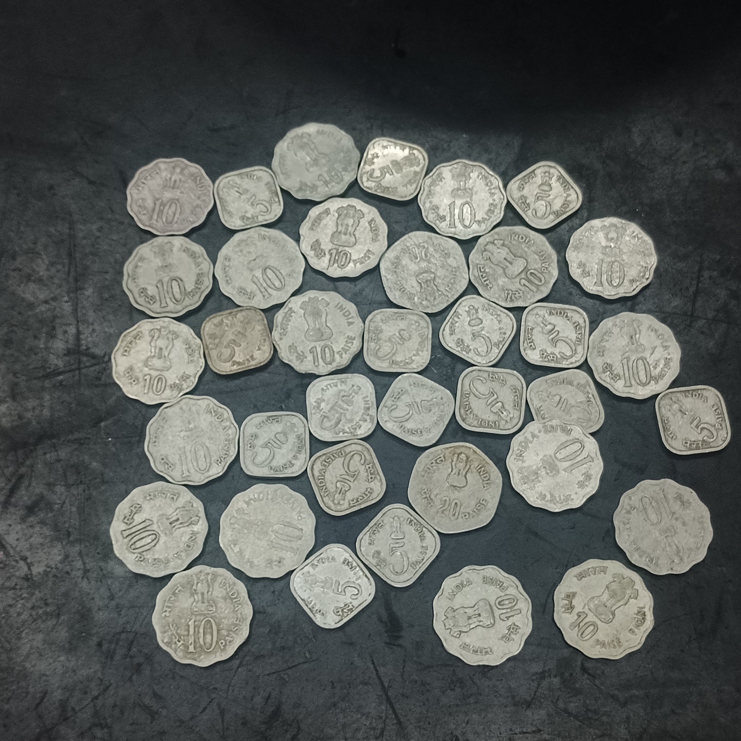 Lot of 37 Coins - 5/10/20 Paise mix aluminium Commemorative (Ref : AUC1443)